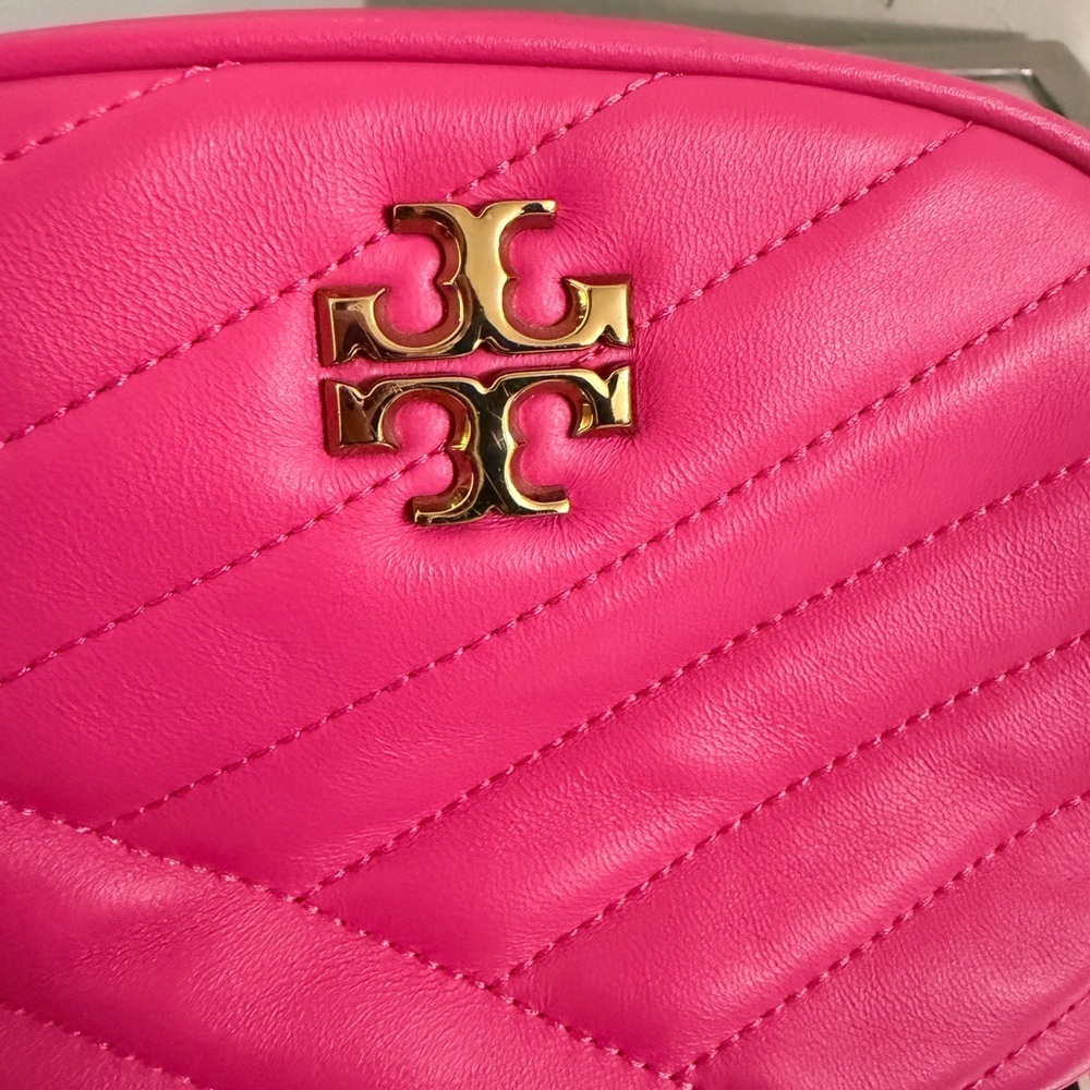 Tory Burch Kira Chevron camera crossbody bag - Picture 3 of 9